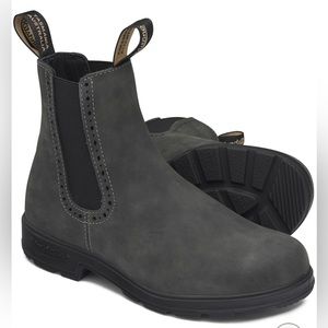 Blundstone High Top Boots in Rustic Black